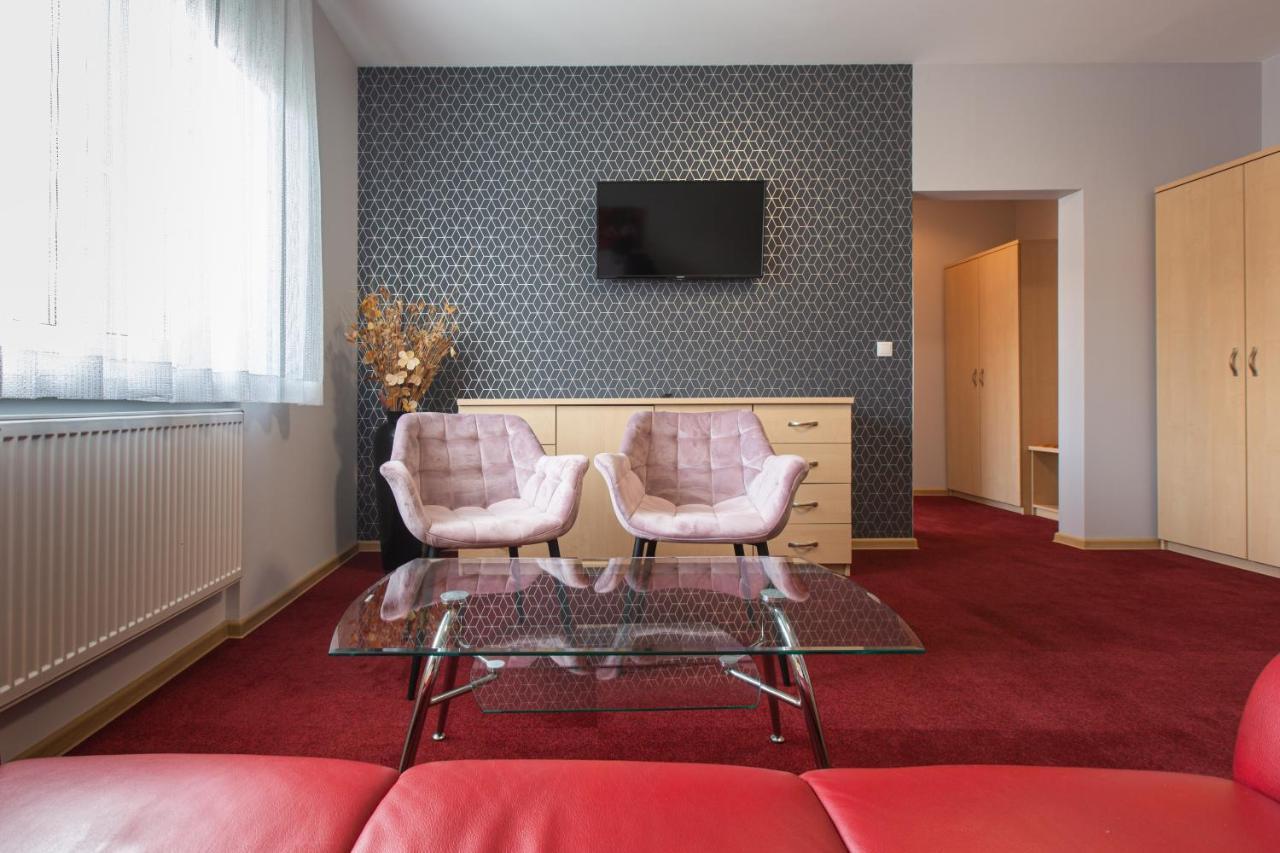 Hotel Labedy Hlivice Exteriér fotografie